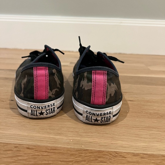 Custom chuck taylor men’s size 12. Preowned with light use. - Picture 3 of 3